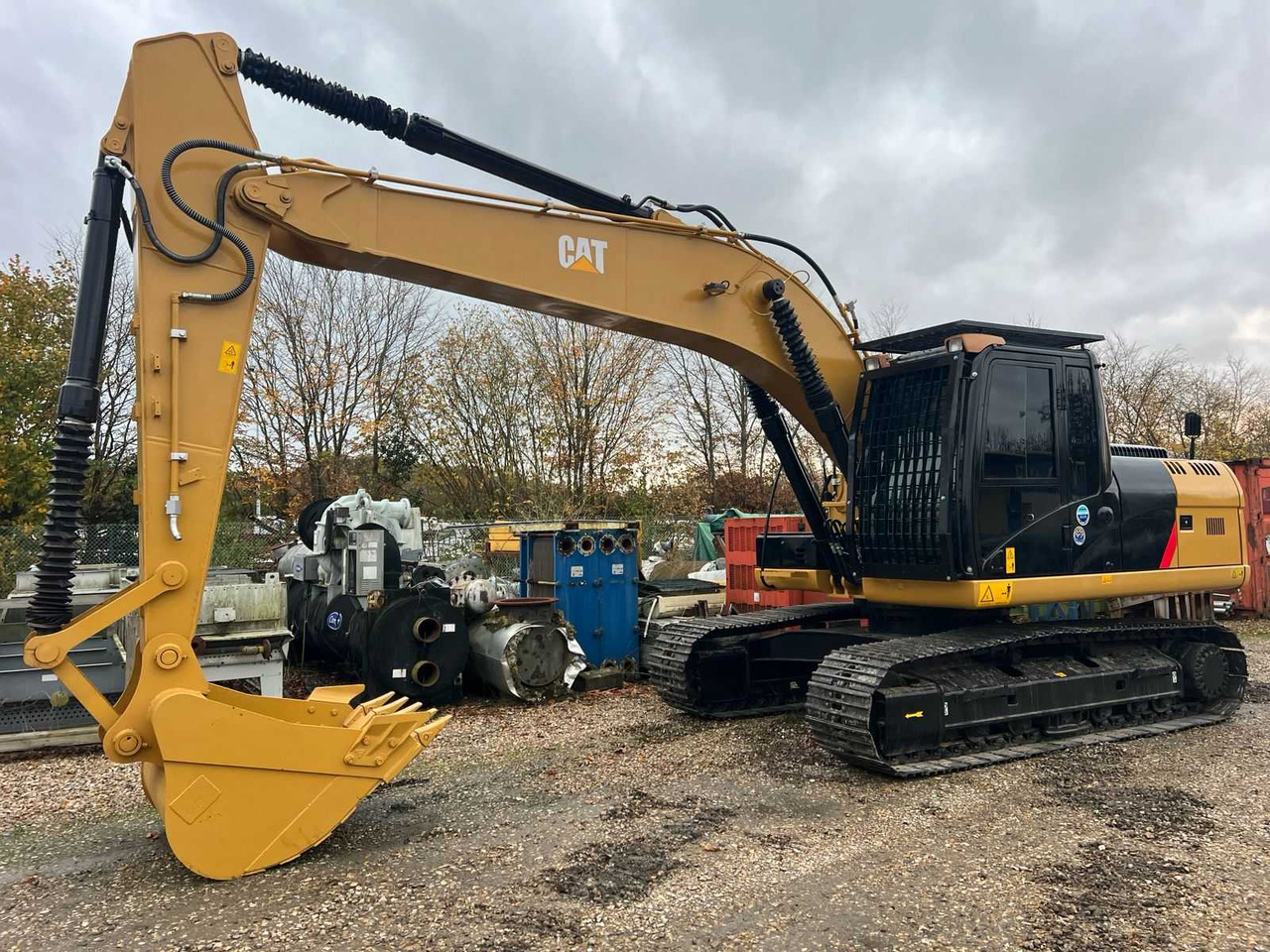 CATERPILLAR - 2016 - 320 D2 - CRAWLER EXCAVATOR - حفارة: صورة 1 CATERPILLAR - 2016 - 320 D2 - CRAWLER EXCAVATOR - حفارة: صورة 1