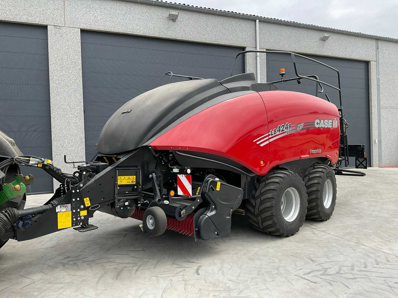 Case IH LB424R XLD - مكبس البالات المستطيله: صورة 1 Case IH LB424R XLD - مكبس البالات المستطيله: صورة 1