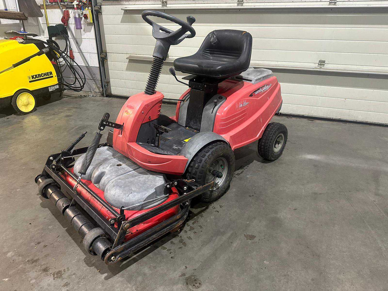 Castelgarden xm 110 - جزازة أعشاب الحدائق: صورة 1 Castelgarden xm 110 - جزازة أعشاب الحدائق: صورة 1