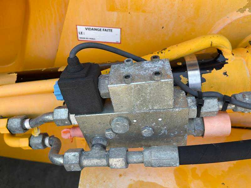 Caterpillar 428F - جرافة حفار: صورة 5 Caterpillar 428F - جرافة حفار: صورة 5