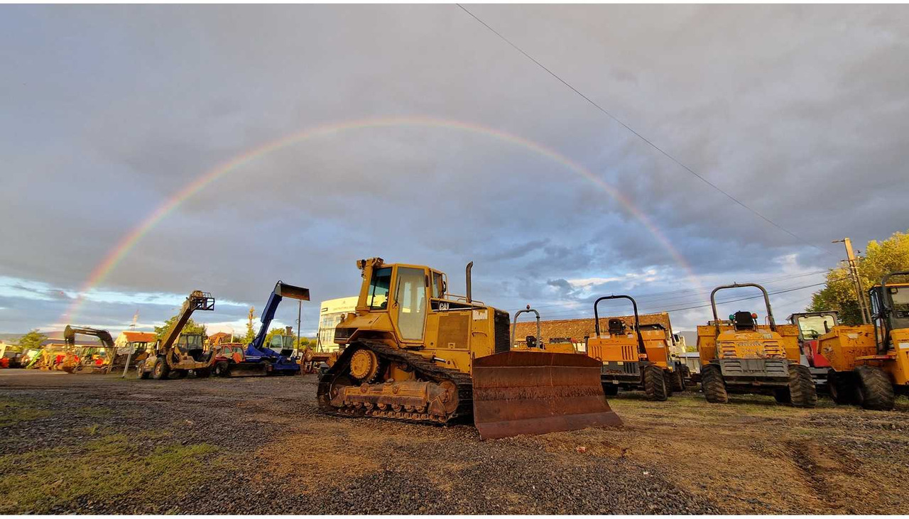 Caterpillar D5N - جرافة: صورة 1 Caterpillar D5N - جرافة: صورة 1