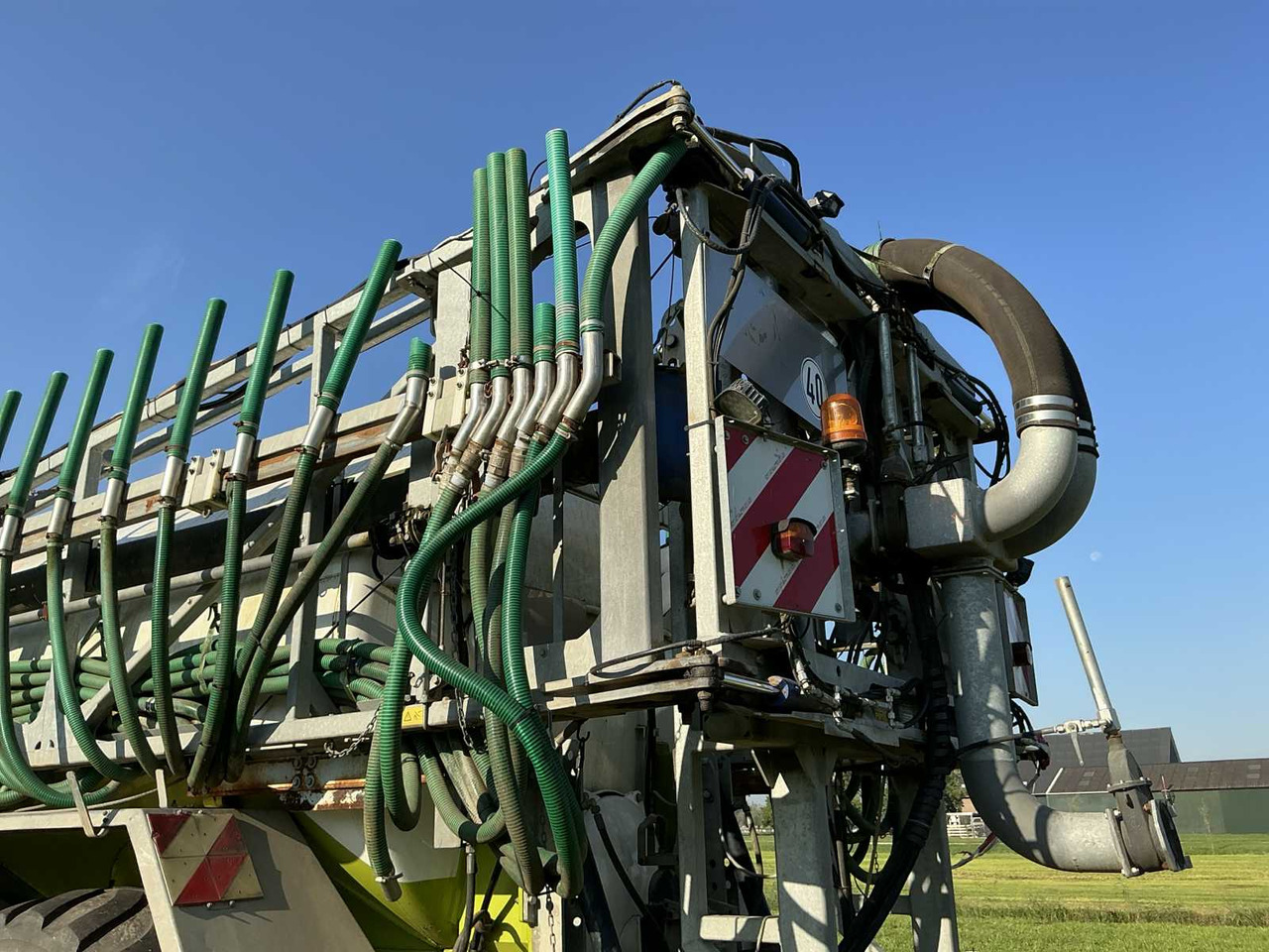 Claas Xerion 3800 Trac VC - PTLX 28 - آلة رش السماد الطبيعي: صورة 5 Claas Xerion 3800 Trac VC - PTLX 28 - آلة رش السماد الطبيعي: صورة 5
