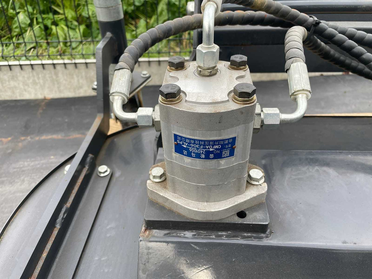Cutting deck Hydraulic - التقطيع جزازة: صورة 3 Cutting deck Hydraulic - التقطيع جزازة: صورة 3