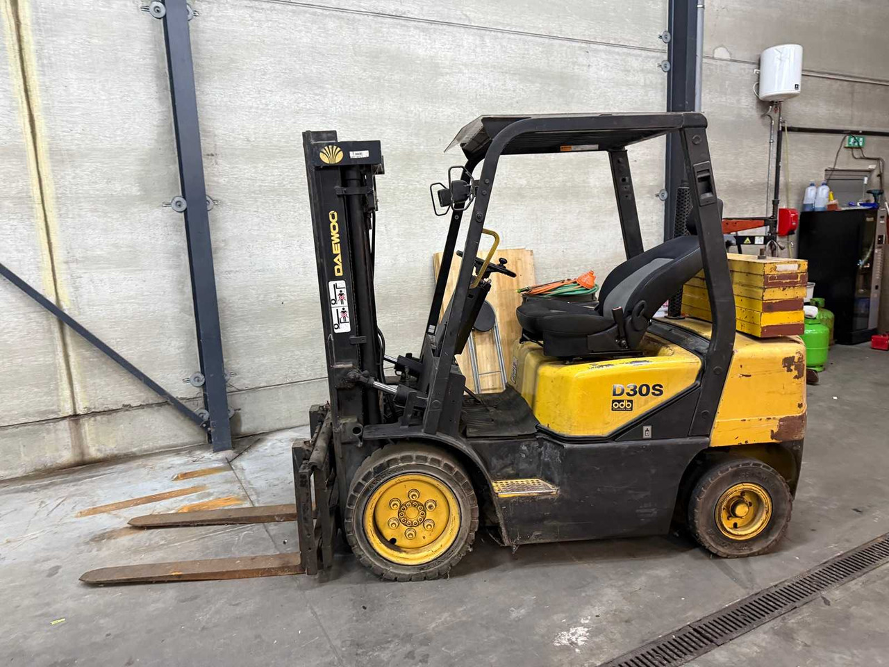 DAEWOO - 2005 - D30S - FORKLIFT - رافعة شوكية: صورة 4 DAEWOO - 2005 - D30S - FORKLIFT - رافعة شوكية: صورة 4