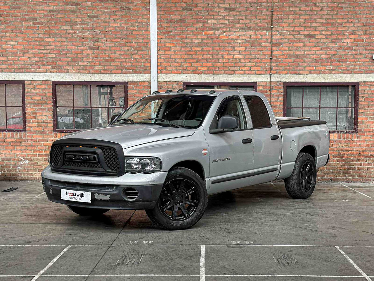 DODGE RAM 1500 4.7L V8 MAGNUM 243HP 2002, VSZ-46-Z - شاحنة التوصيل: صورة 3 DODGE RAM 1500 4.7L V8 MAGNUM 243HP 2002, VSZ-46-Z - شاحنة التوصيل: صورة 3