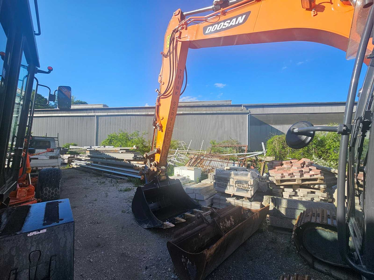 DOOSAN DX140LCR-7 - حفار زحاف: صورة 5 DOOSAN DX140LCR-7 - حفار زحاف: صورة 5