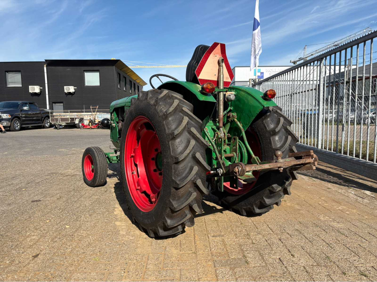 Deutz D30-PF - جرار صغير: صورة 3 Deutz D30-PF - جرار صغير: صورة 3