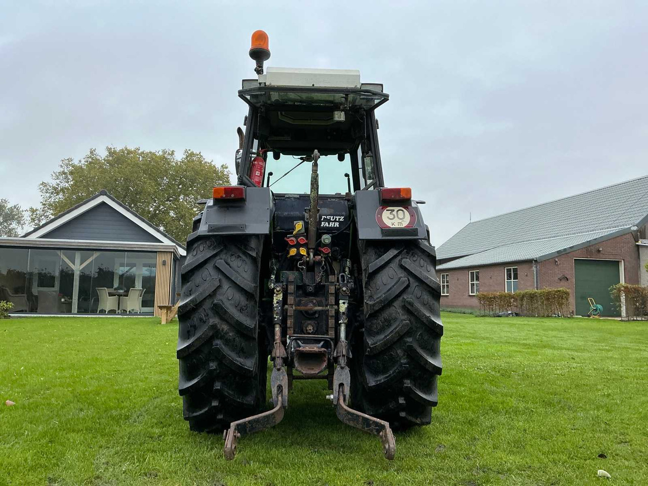 Deutz DX 3.70F - جرار صغير: صورة 4 Deutz DX 3.70F - جرار صغير: صورة 4