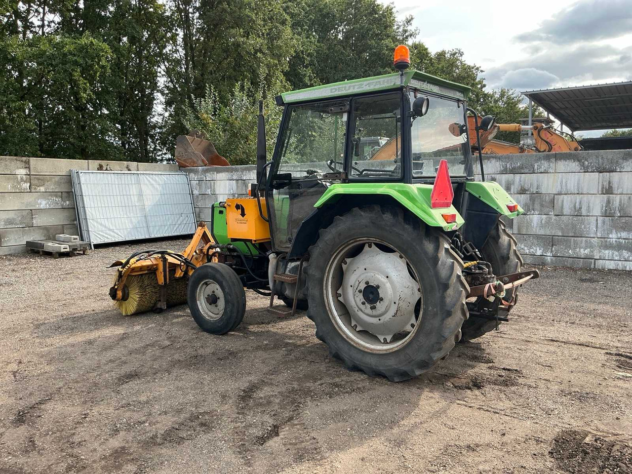 Deutz-Fahr DX3.30 - جرار: صورة 3 Deutz-Fahr DX3.30 - جرار: صورة 3