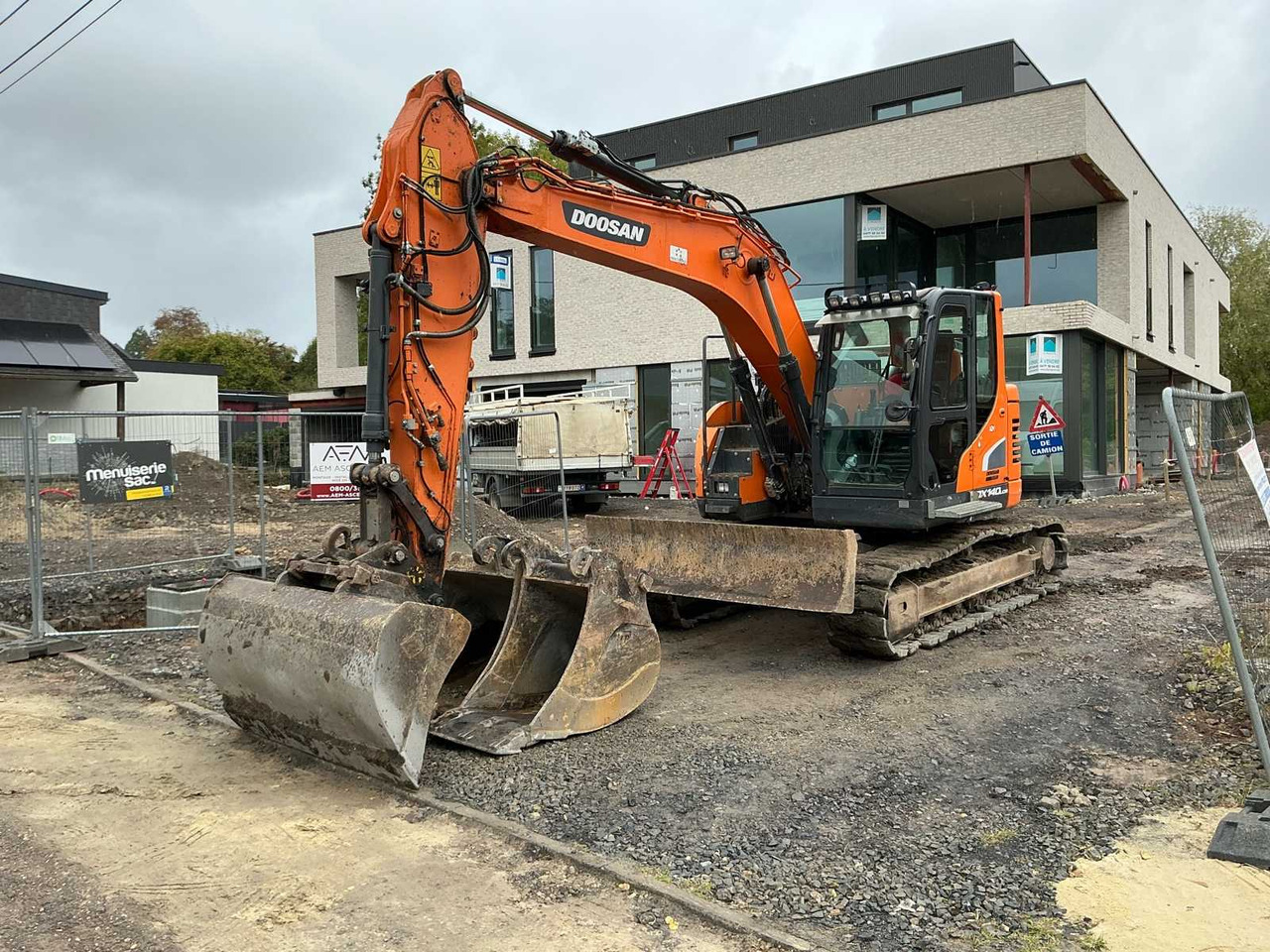 Doosan Crawler excavator Dx140lcr - حفار زحاف: صورة 1 Doosan Crawler excavator Dx140lcr - حفار زحاف: صورة 1