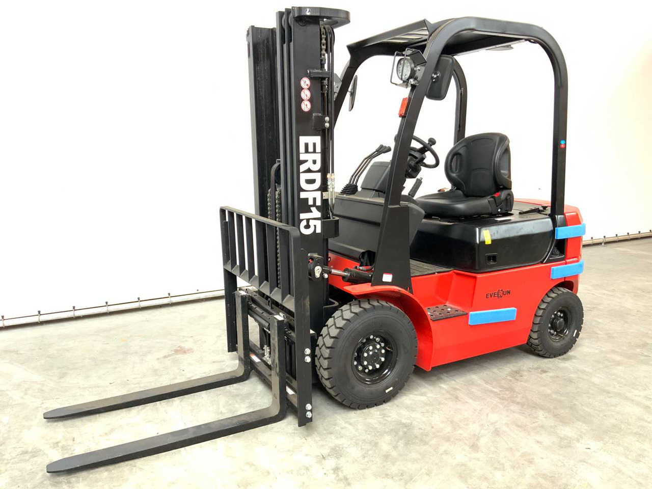 EVERUN - 2024 - ERDF15 - FORKLIFT 1.5T DIESEL - رافعة شوكية: صورة 3 EVERUN - 2024 - ERDF15 - FORKLIFT 1.5T DIESEL - رافعة شوكية: صورة 3