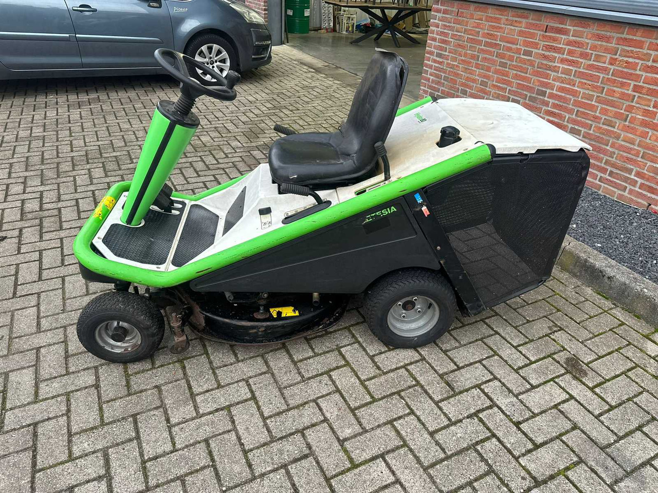 Etesia - جزازة أعشاب الحدائق: صورة 4 Etesia - جزازة أعشاب الحدائق: صورة 4