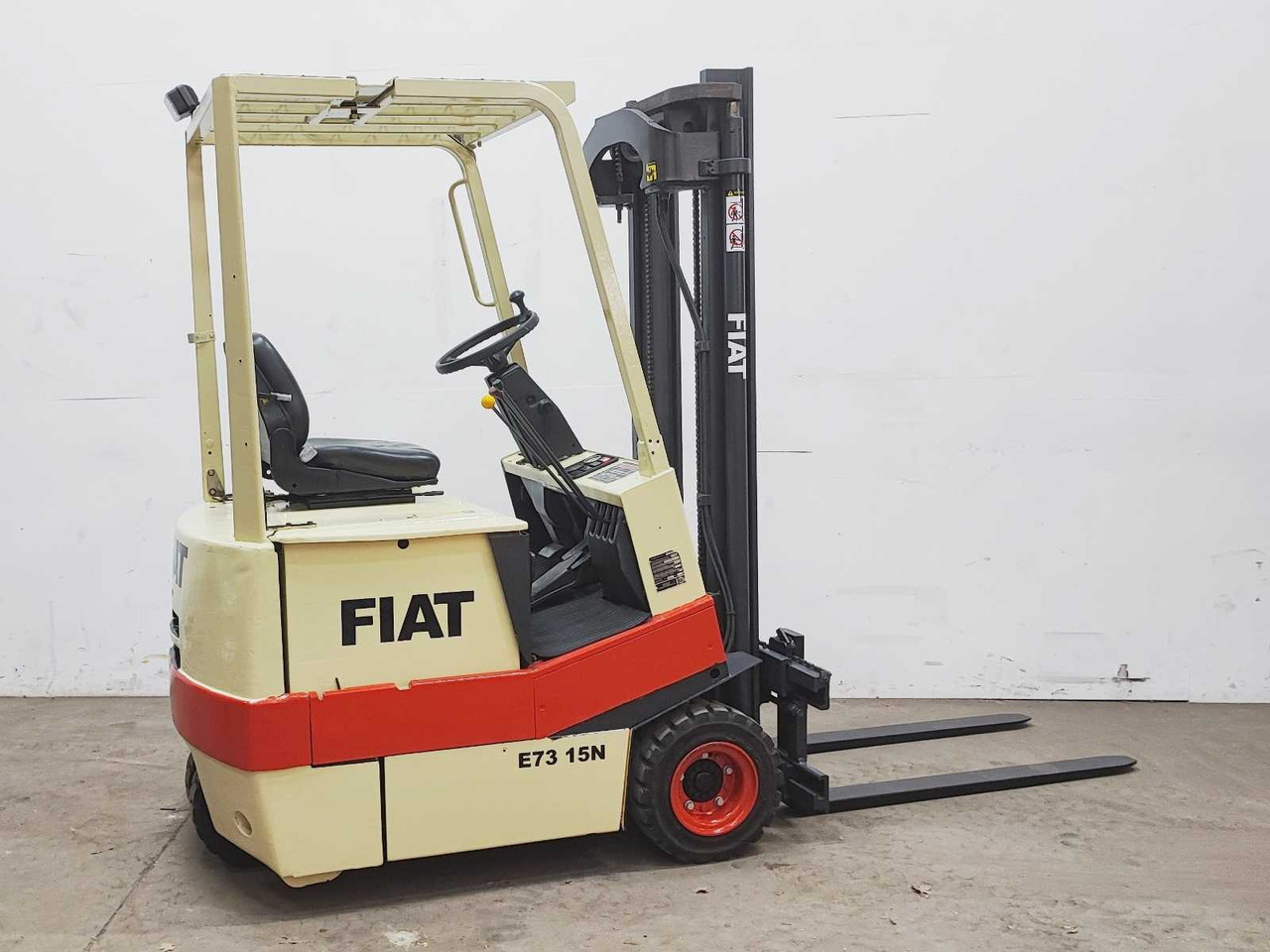FIAT - E73 15N - FORKLIFT - 1995 - رافعة شوكية: صورة 5 FIAT - E73 15N - FORKLIFT - 1995 - رافعة شوكية: صورة 5