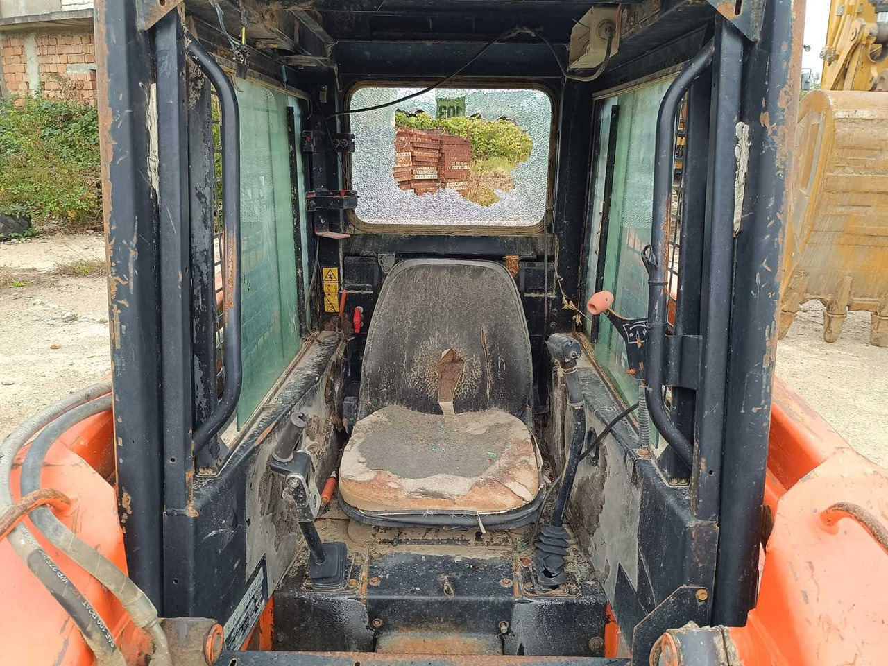 FIAT-HITACHI - SL45B - SKID STEER LOADER - 1998 - اللودر المجنزر صغير: صورة 3 FIAT-HITACHI - SL45B - SKID STEER LOADER - 1998 - اللودر المجنزر صغير: صورة 3