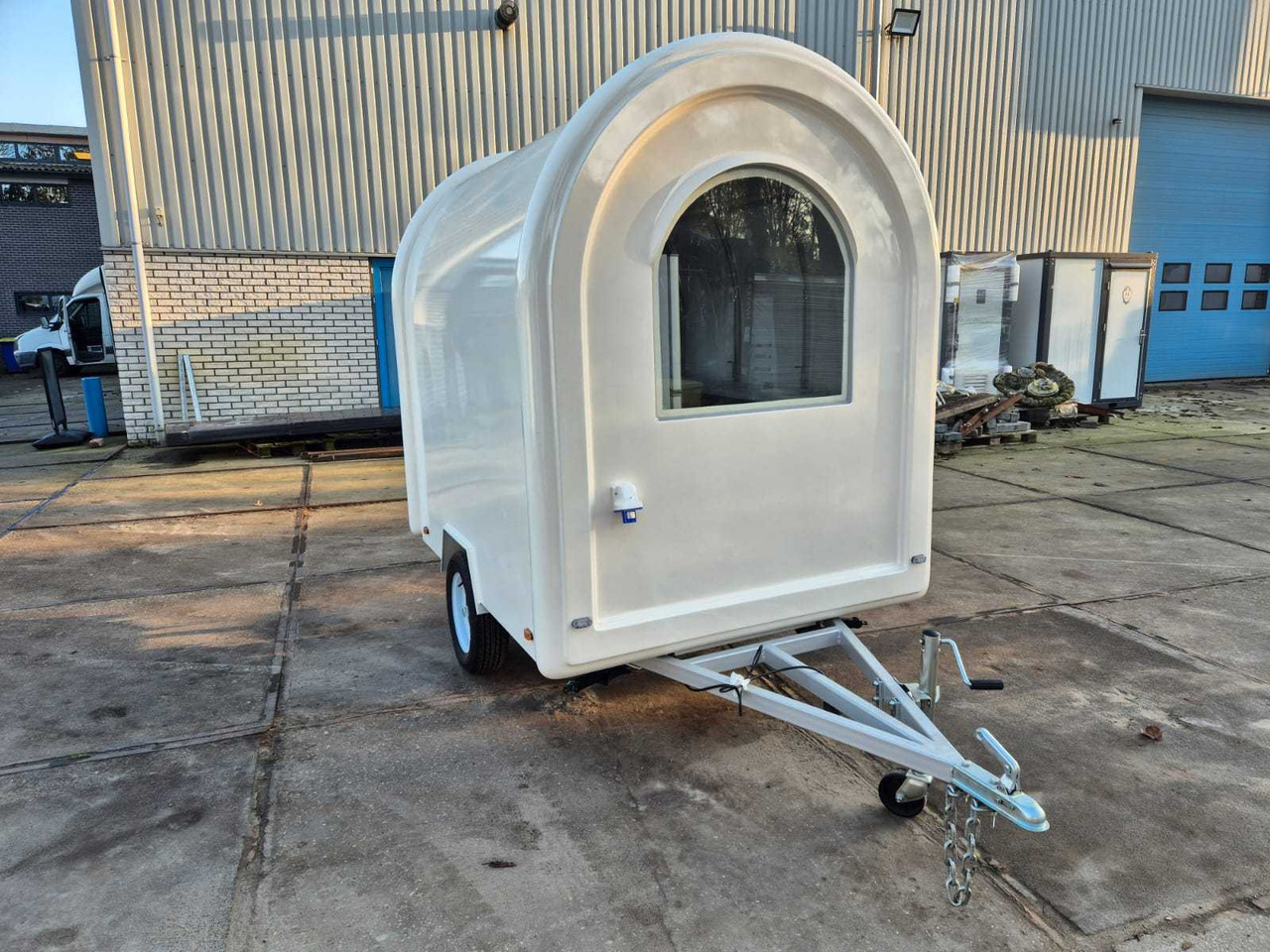 FOOD TRUCK WHITE - 2025 - عربة مقطورة: صورة 5 FOOD TRUCK WHITE - 2025 - عربة مقطورة: صورة 5