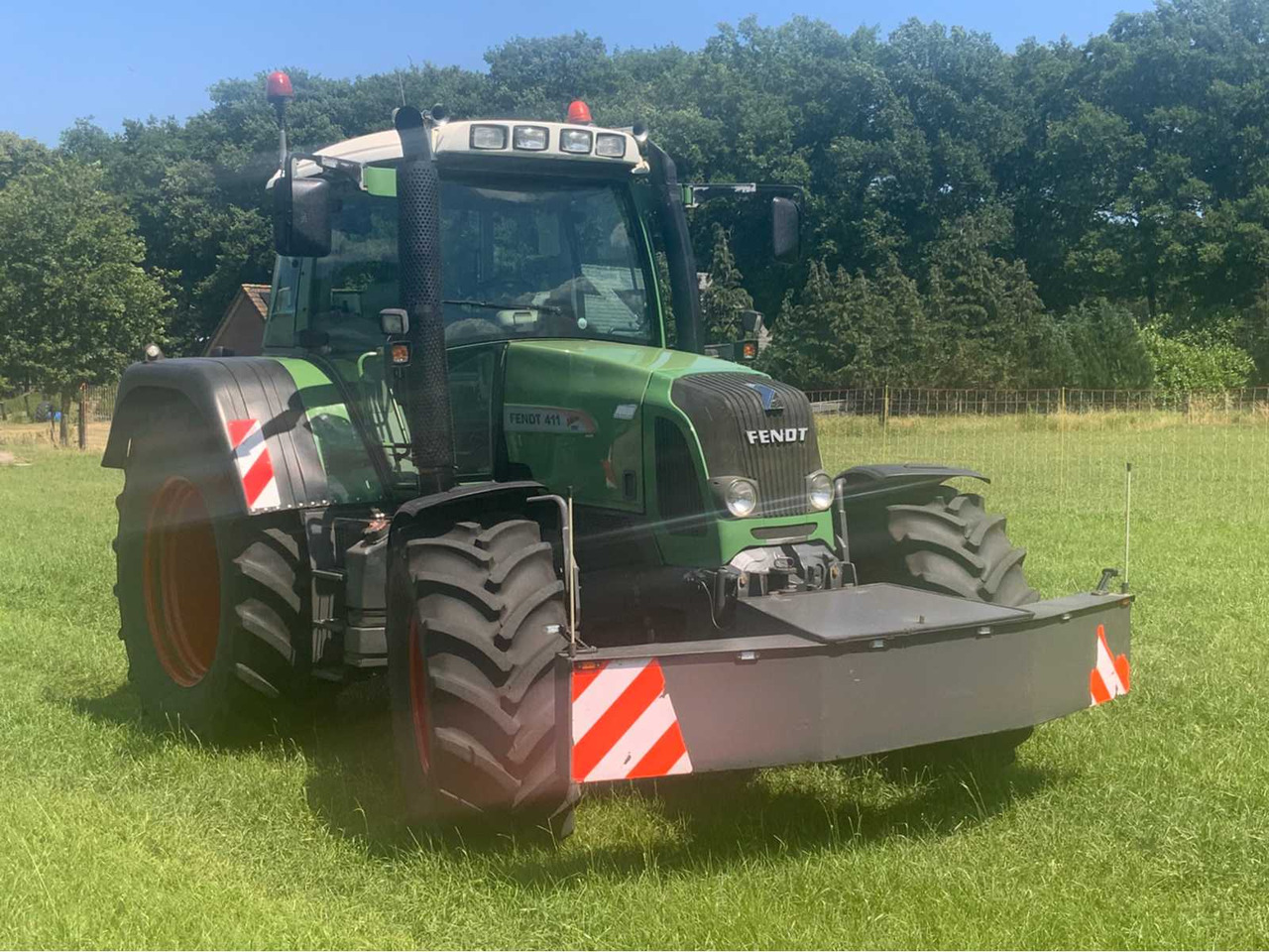 Fendt 411 Vario TMS Com 3 - جرار: صورة 2 Fendt 411 Vario TMS Com 3 - جرار: صورة 2