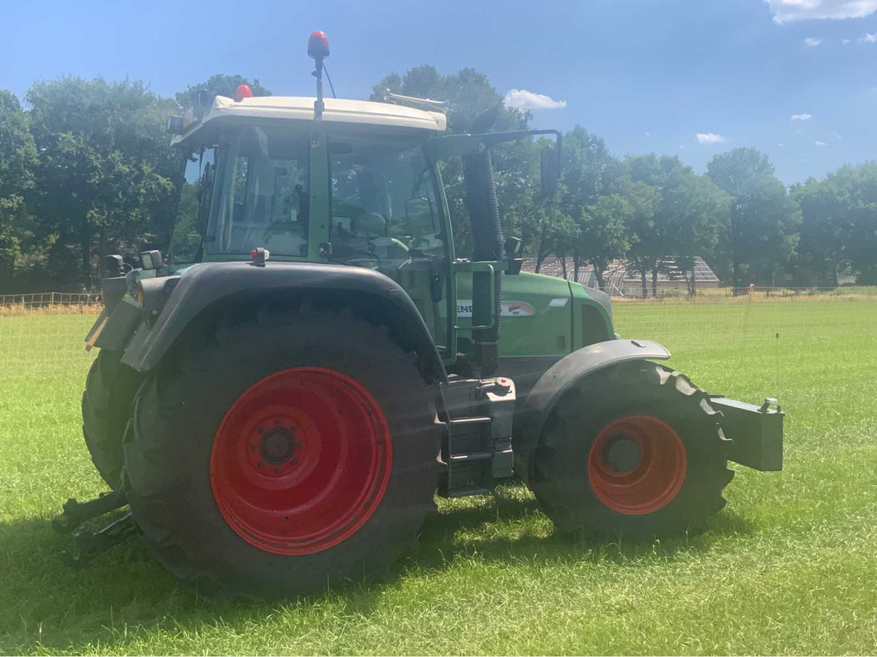 Fendt 411 Vario TMS Com 3 - جرار: صورة 4 Fendt 411 Vario TMS Com 3 - جرار: صورة 4