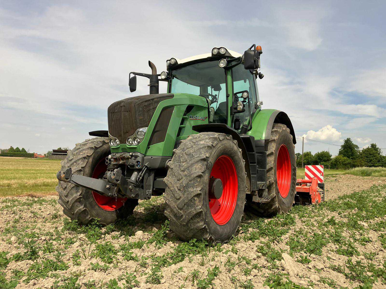Fendt 824 Vario - جرار: صورة 1 Fendt 824 Vario - جرار: صورة 1
