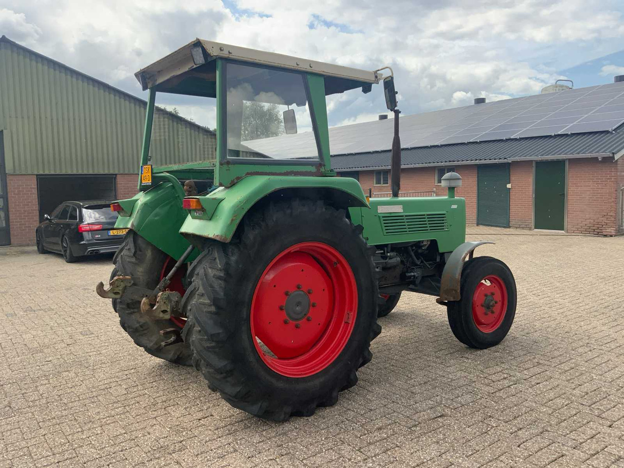 Fendt Farmer 108S - جرار: صورة 4 Fendt Farmer 108S - جرار: صورة 4