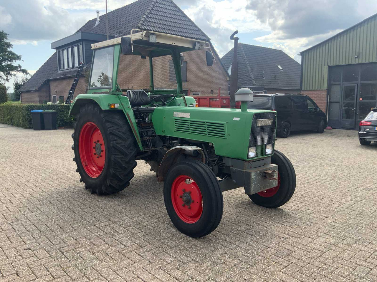 Fendt Farmer 108S - جرار: صورة 3 Fendt Farmer 108S - جرار: صورة 3