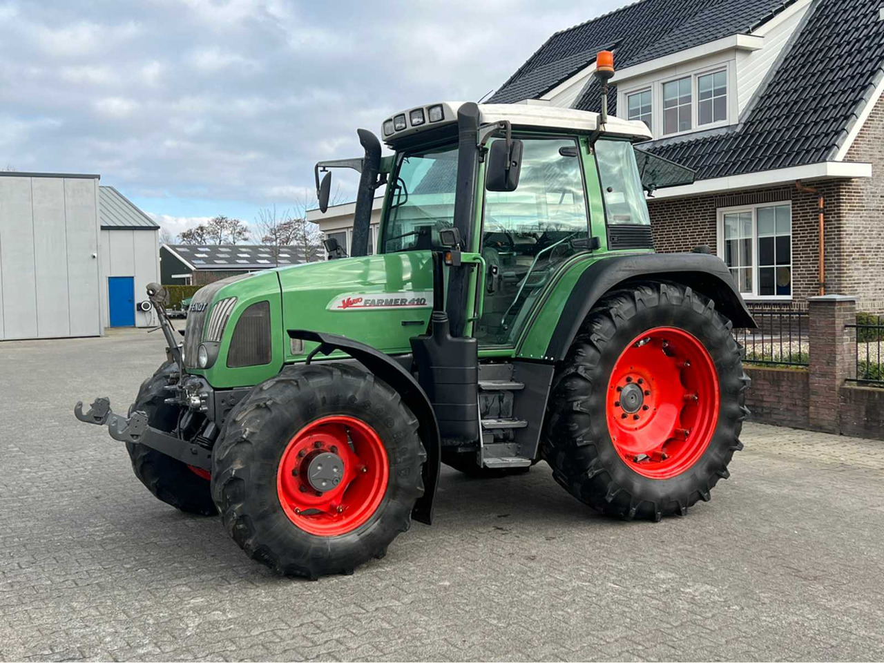 Fendt Farmer 410 - جرار: صورة 1 Fendt Farmer 410 - جرار: صورة 1