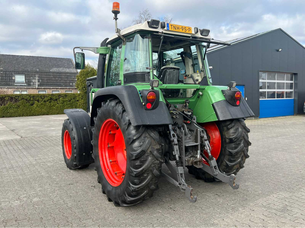 Fendt Farmer 410 - جرار: صورة 2 Fendt Farmer 410 - جرار: صورة 2