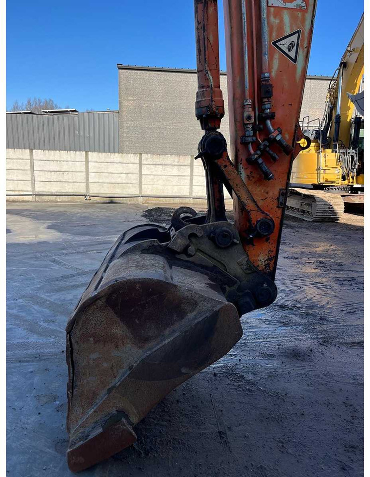Fiat Hitachi FH 200 LC - حفار زحاف: صورة 5 Fiat Hitachi FH 200 LC - حفار زحاف: صورة 5