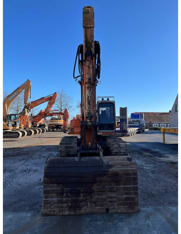 Fiat Hitachi FH 200 LC - حفار زحاف: صورة 4 Fiat Hitachi FH 200 LC - حفار زحاف: صورة 4