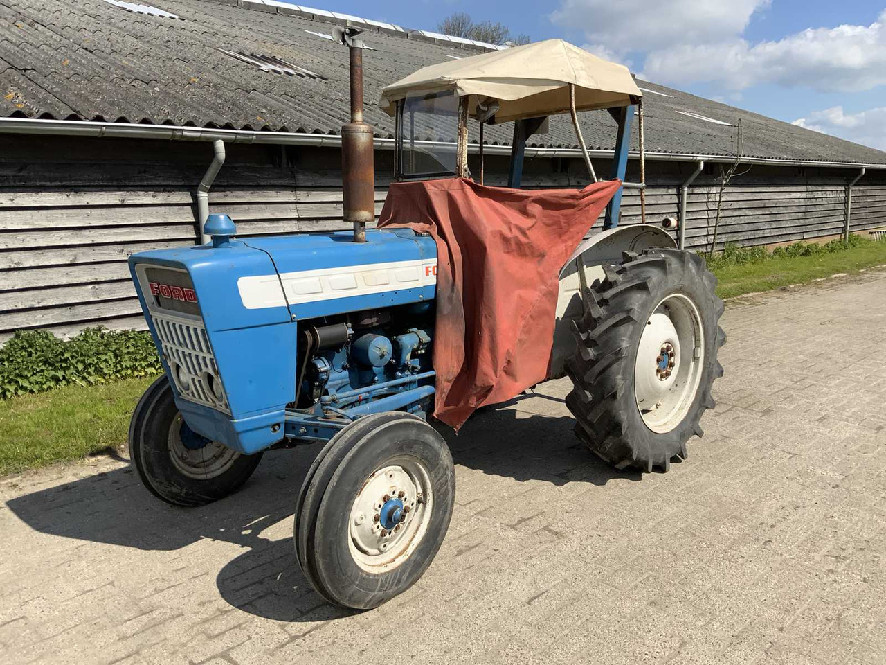 Ford 3000 - جرار: صورة 1 Ford 3000 - جرار: صورة 1