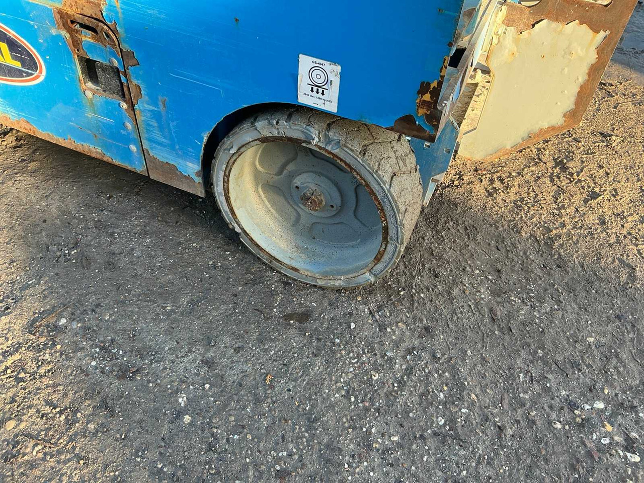 معدات الوصول GENIE - GS4047 - AERIAL WORK PLATFORMS - 2015 (ESN14015024): صورة 9