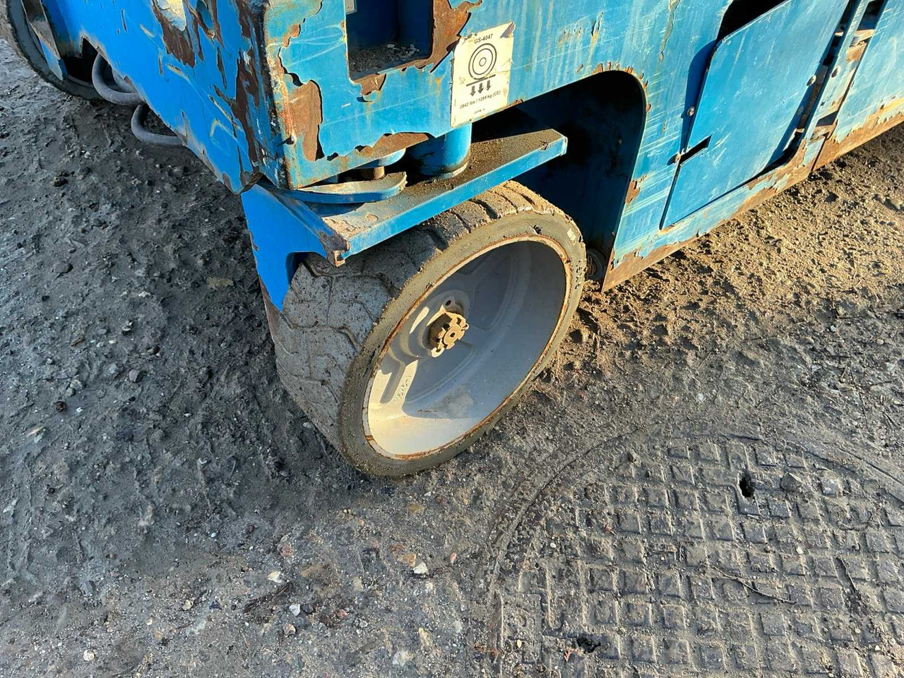 معدات الوصول GENIE - GS4047 - AERIAL WORK PLATFORMS - 2015 (ESN14015024): صورة 8