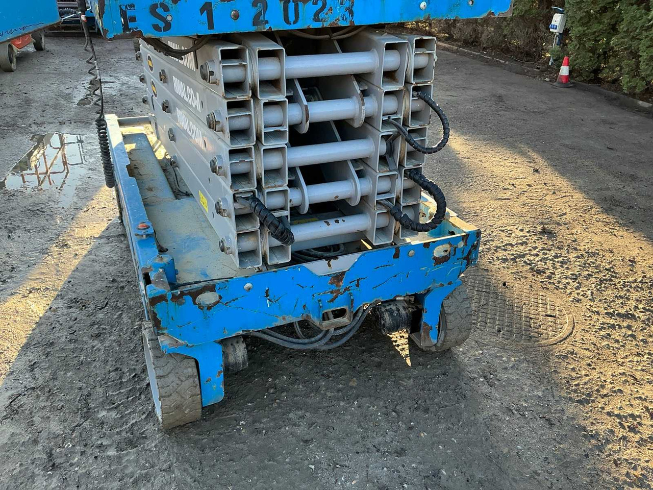 معدات الوصول GENIE - GS4047 - AERIAL WORK PLATFORMS - 2015 (ESN14015024): صورة 6