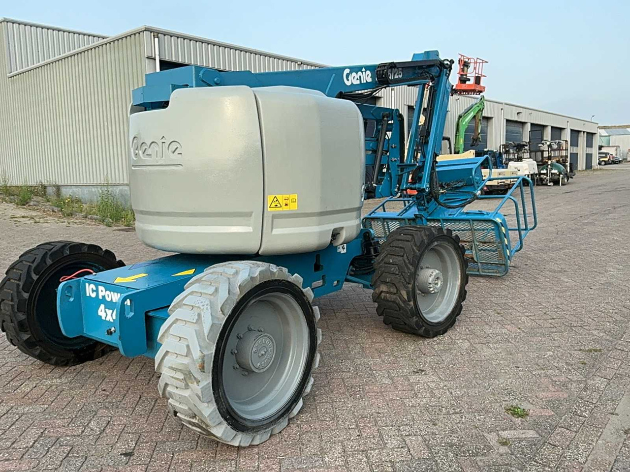 معدات الوصول GENIE Z-45/25: صورة 18