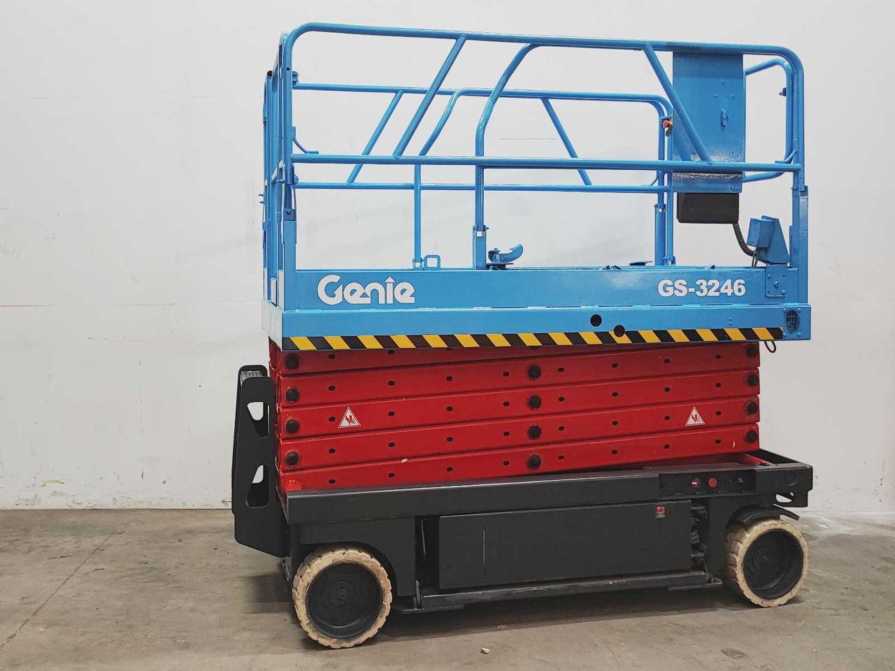 Genie GS-3246 - معدات الوصول: صورة 3 Genie GS-3246 - معدات الوصول: صورة 3
