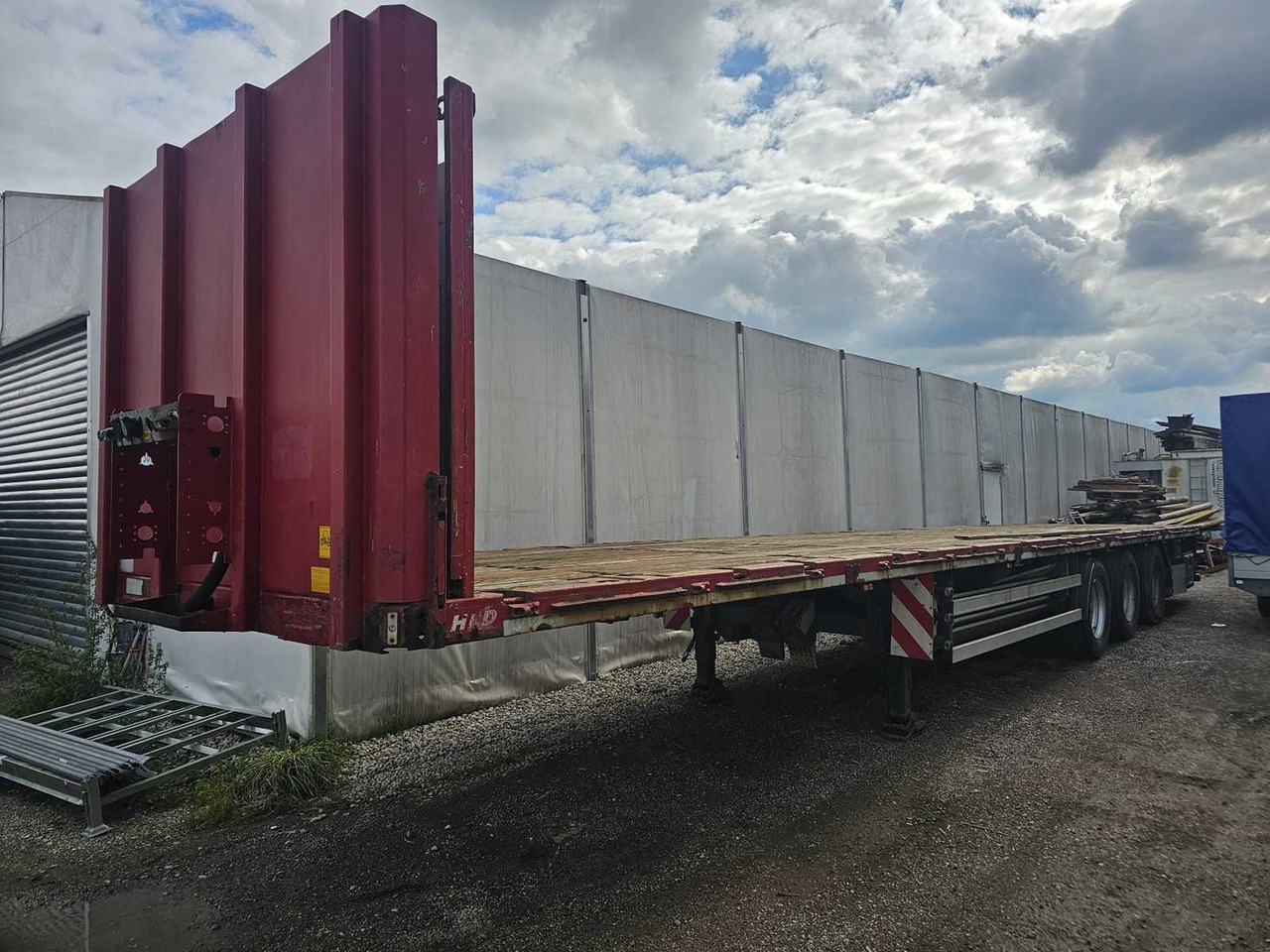 HRD - SPLB3S (LOW LOADER / PLATFORM SEMI-TRAILER) - 2009 - SEMI-TRAILER - نصف مقطورة: صورة 1 HRD - SPLB3S (LOW LOADER / PLATFORM SEMI-TRAILER) - 2009 - SEMI-TRAILER - نصف مقطورة: صورة 1