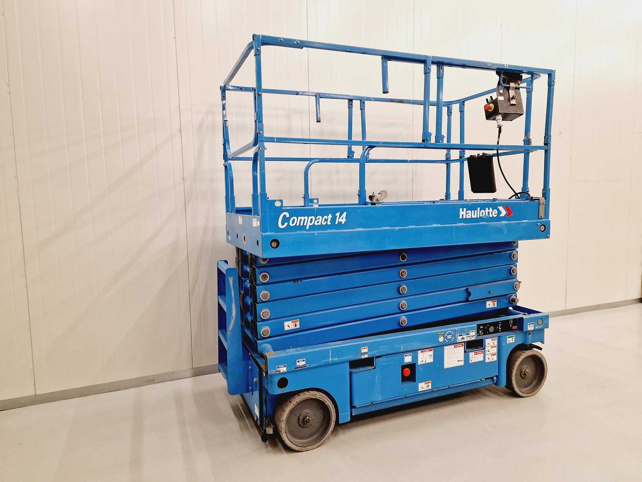 Haulotte Compact 14 - معدات الوصول: صورة 1 Haulotte Compact 14 - معدات الوصول: صورة 1