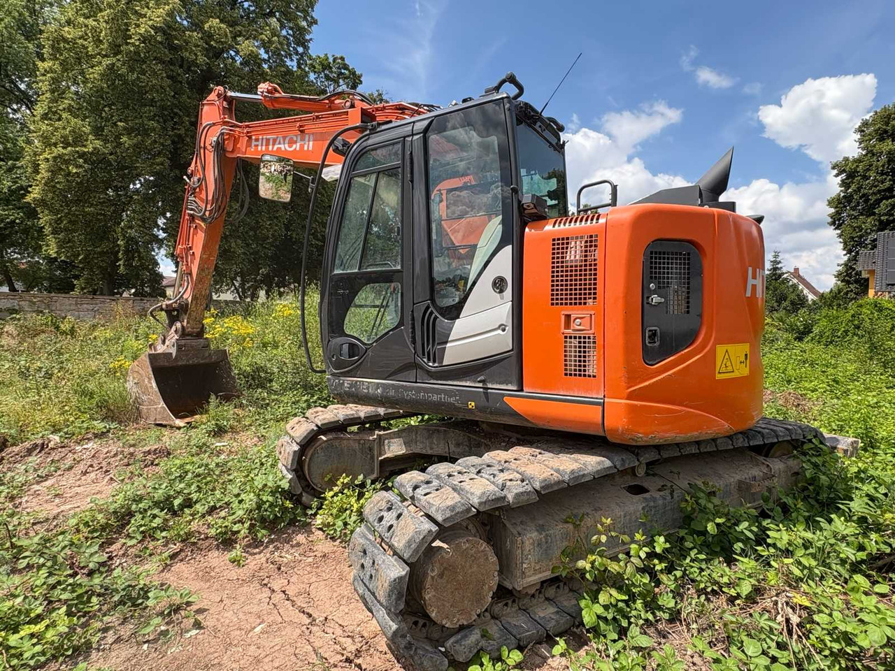 Hitachi ZX135 US-6 - حفار زحاف: صورة 1 Hitachi ZX135 US-6 - حفار زحاف: صورة 1