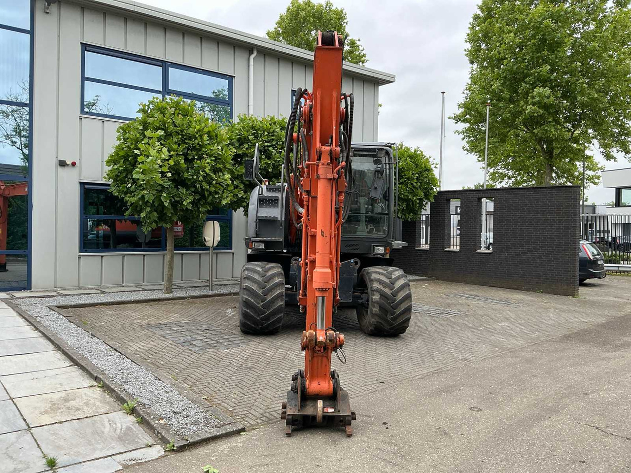 Hitachi ZX140W-3 - حفارة دولاب: صورة 2 Hitachi ZX140W-3 - حفارة دولاب: صورة 2
