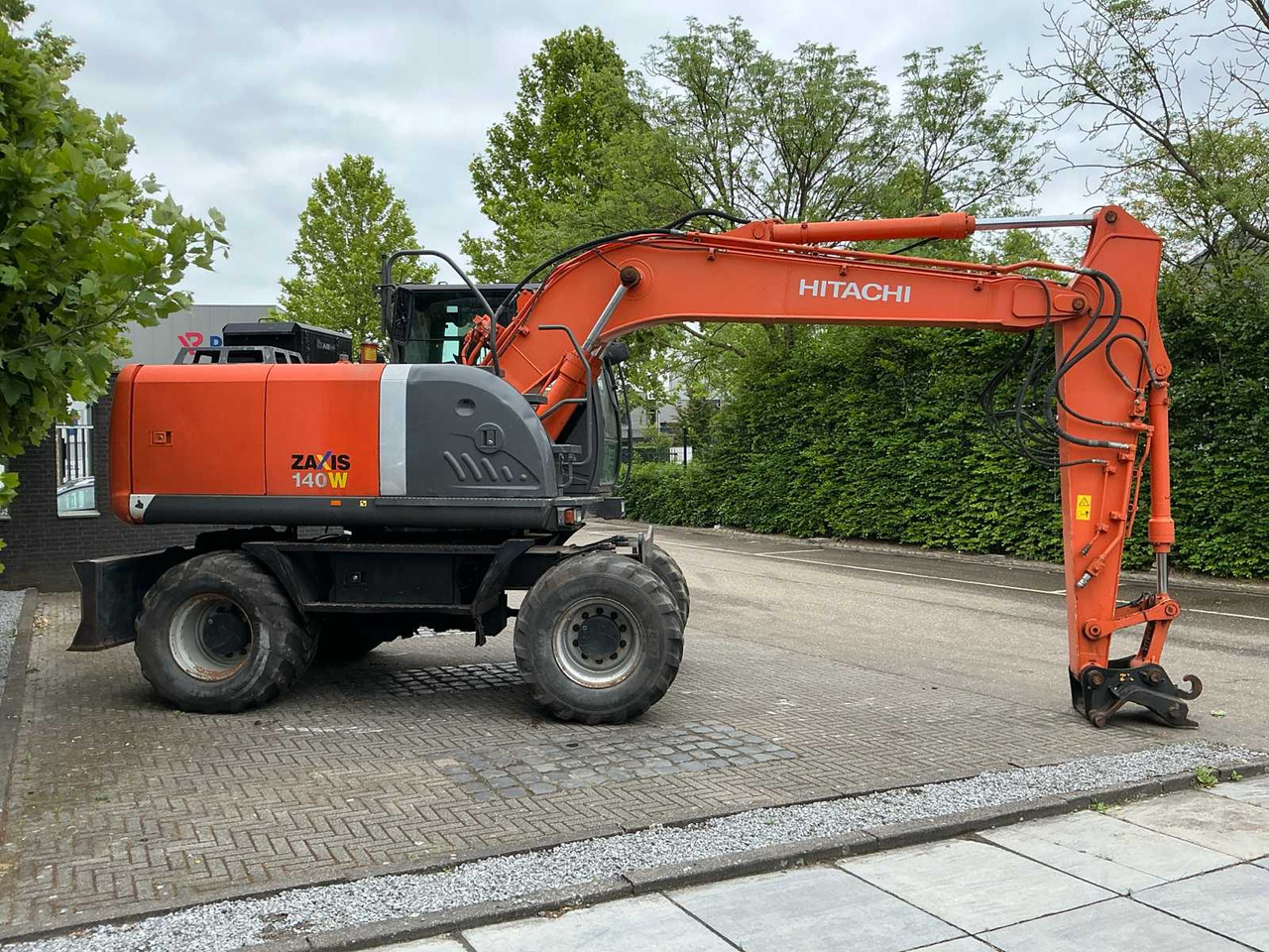 Hitachi ZX140W-3 - حفارة دولاب: صورة 4 Hitachi ZX140W-3 - حفارة دولاب: صورة 4