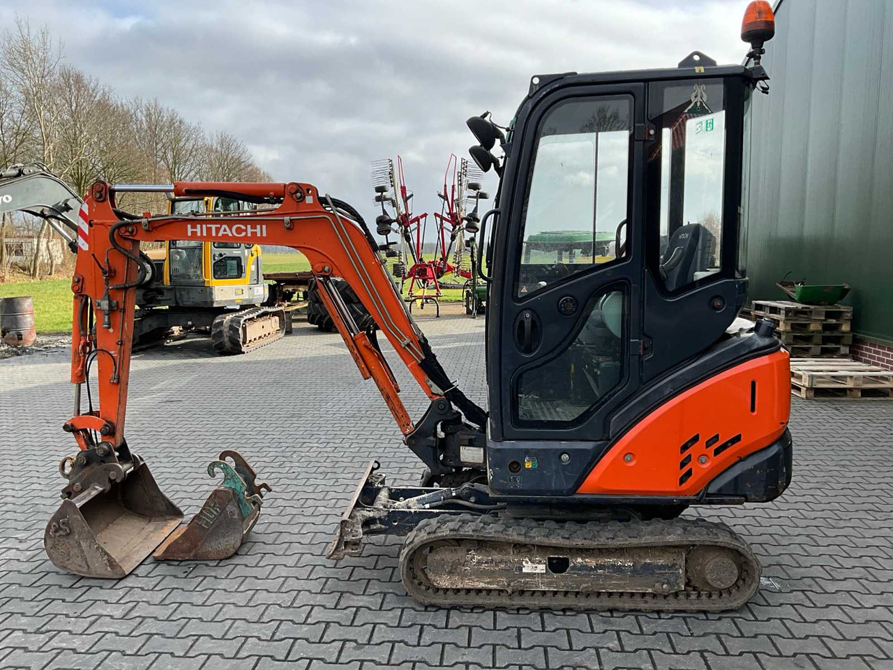 Hitachi ZX18-3 CLR - حفارة مُصَّغرة: صورة 5 Hitachi ZX18-3 CLR - حفارة مُصَّغرة: صورة 5