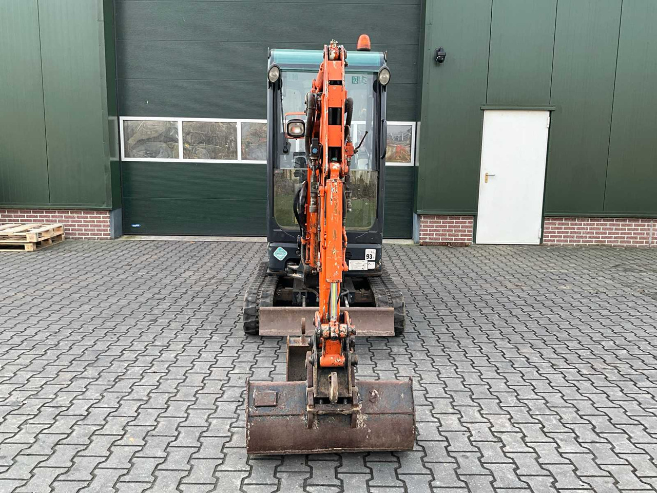 Hitachi ZX18-3 CLR - حفارة مُصَّغرة: صورة 3 Hitachi ZX18-3 CLR - حفارة مُصَّغرة: صورة 3