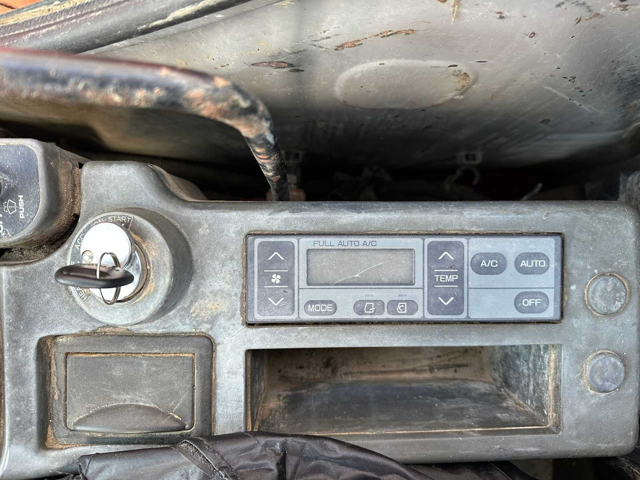 حفار زحاف Hitachi ZX70LC: صورة 32