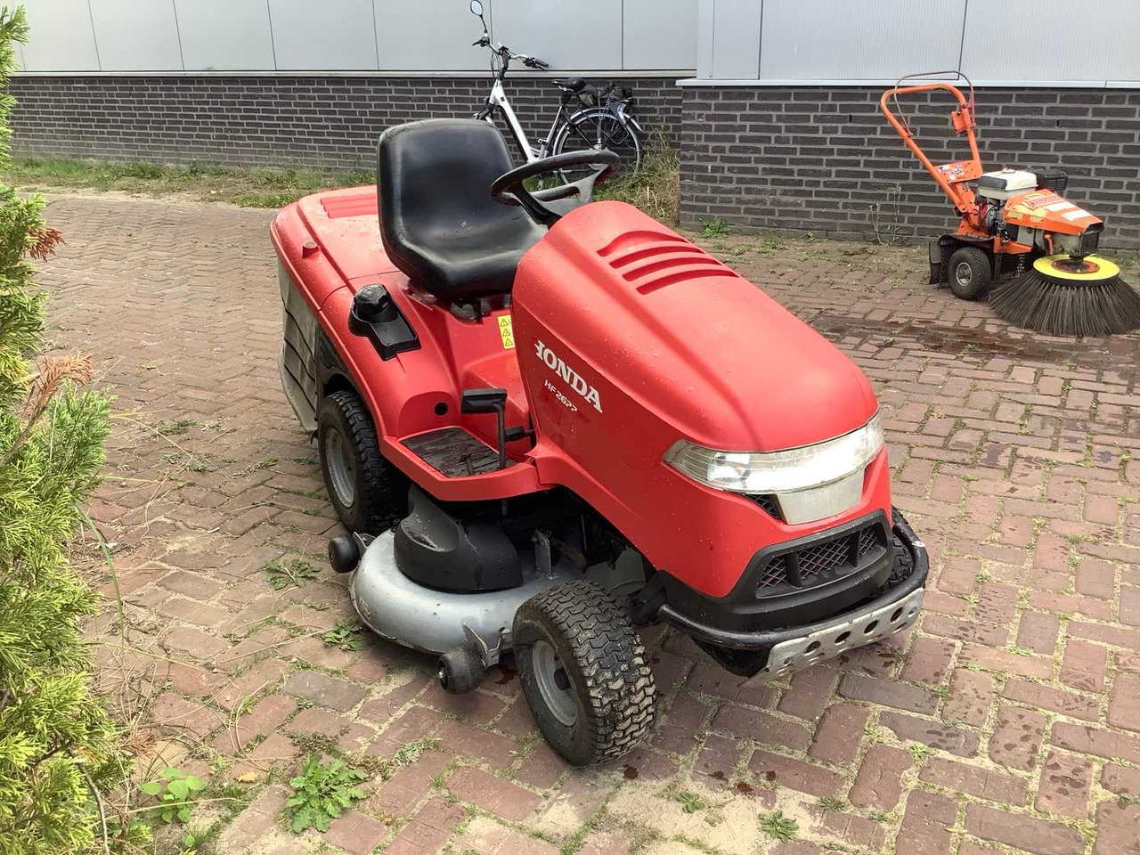 Honda 2622 - جزازة أعشاب الحدائق: صورة 2 Honda 2622 - جزازة أعشاب الحدائق: صورة 2