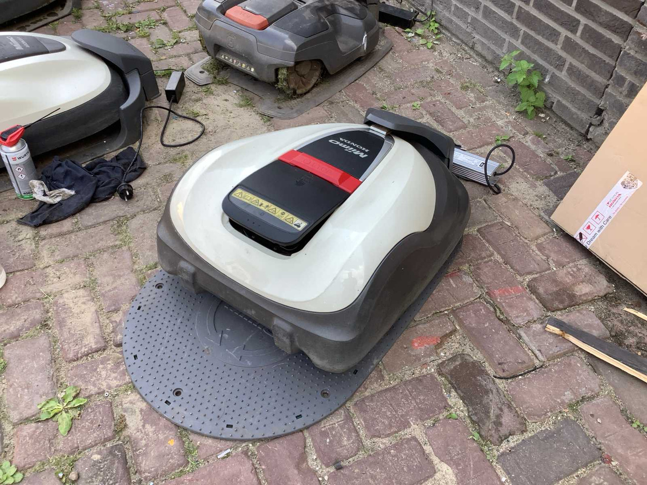 Honda HRM 3000 - جزازة أعشاب الحدائق: صورة 1 Honda HRM 3000 - جزازة أعشاب الحدائق: صورة 1