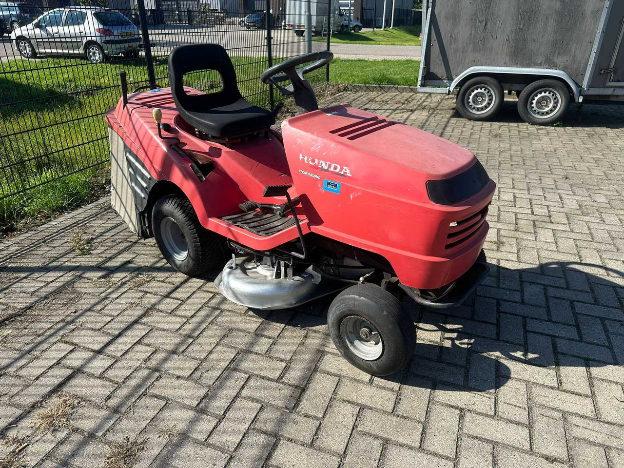 Honda - جزازة أعشاب الحدائق: صورة 1 Honda - جزازة أعشاب الحدائق: صورة 1