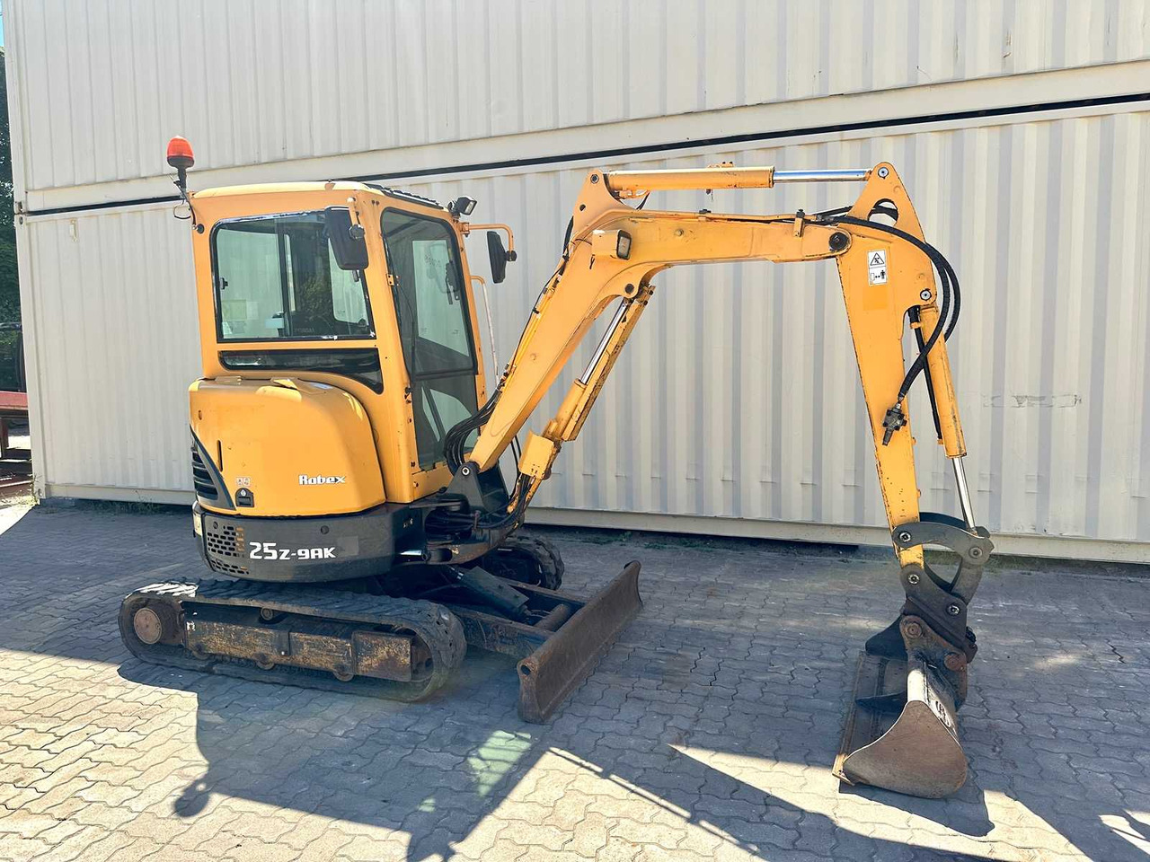 Hyundai Robex25Z-9AK - حفارة مُصَّغرة: صورة 3 Hyundai Robex25Z-9AK - حفارة مُصَّغرة: صورة 3