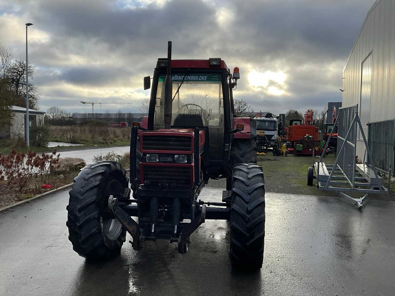 INTERNATIONAL-CASE 1056XL ALL-WHEEL DRIVE AGRICULTURAL TRACTOR - جرار: صورة 2 INTERNATIONAL-CASE 1056XL ALL-WHEEL DRIVE AGRICULTURAL TRACTOR - جرار: صورة 2