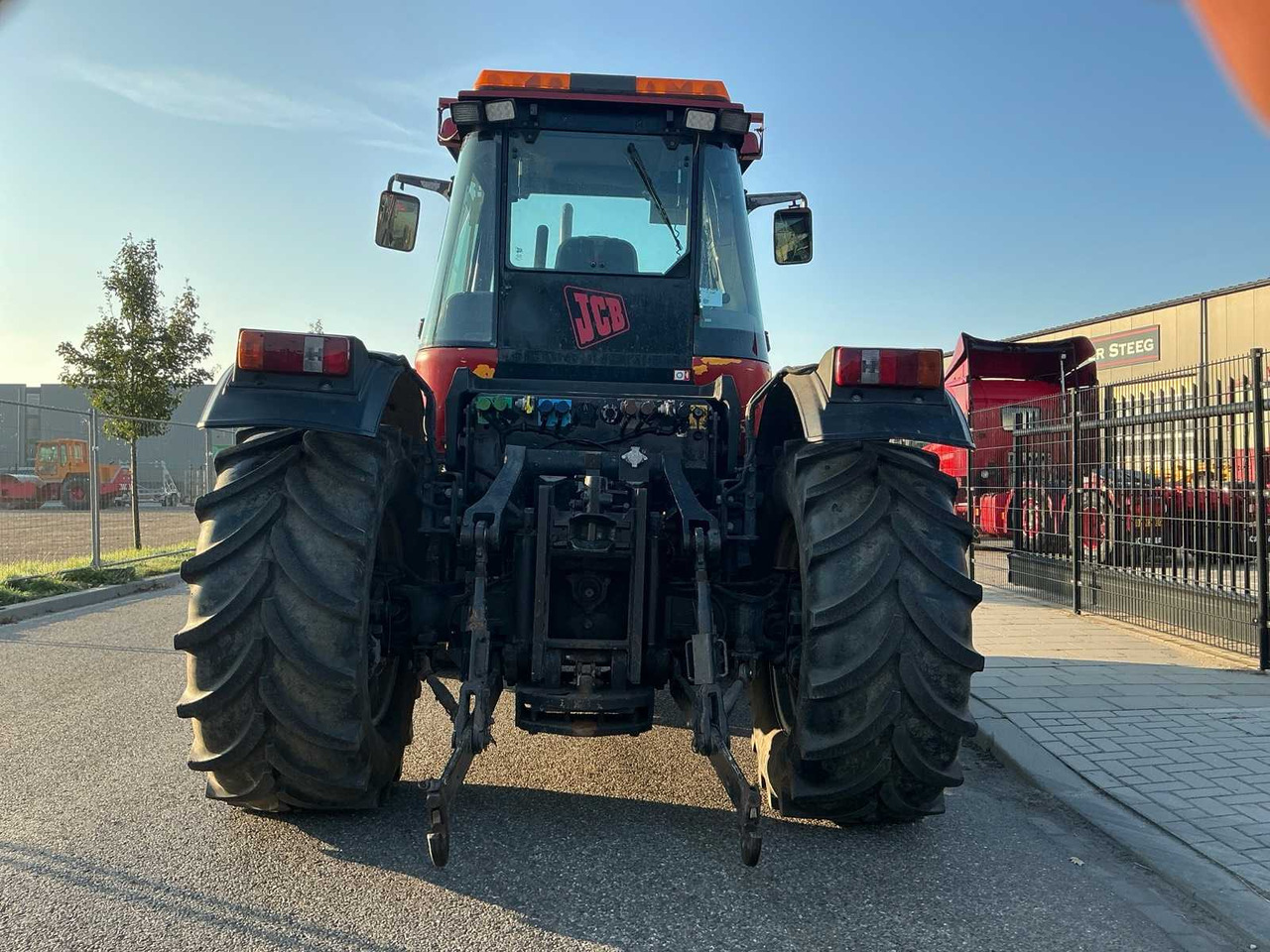 JCB Fastrac 2135 4WS - جرار: صورة 4 JCB Fastrac 2135 4WS - جرار: صورة 4