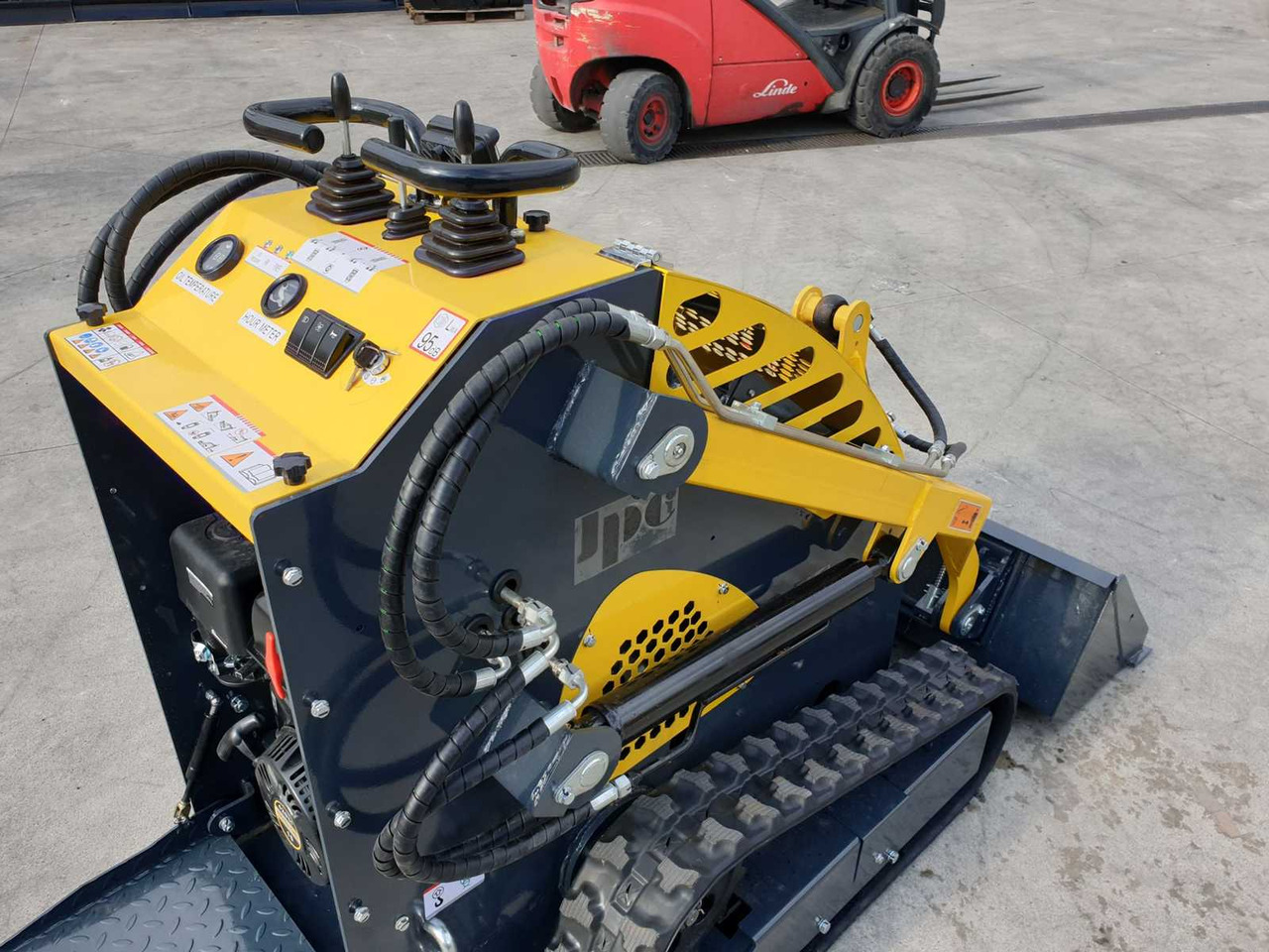 اللودر بعجل JPC HT360 MINI TRACK LOADER: صورة 11