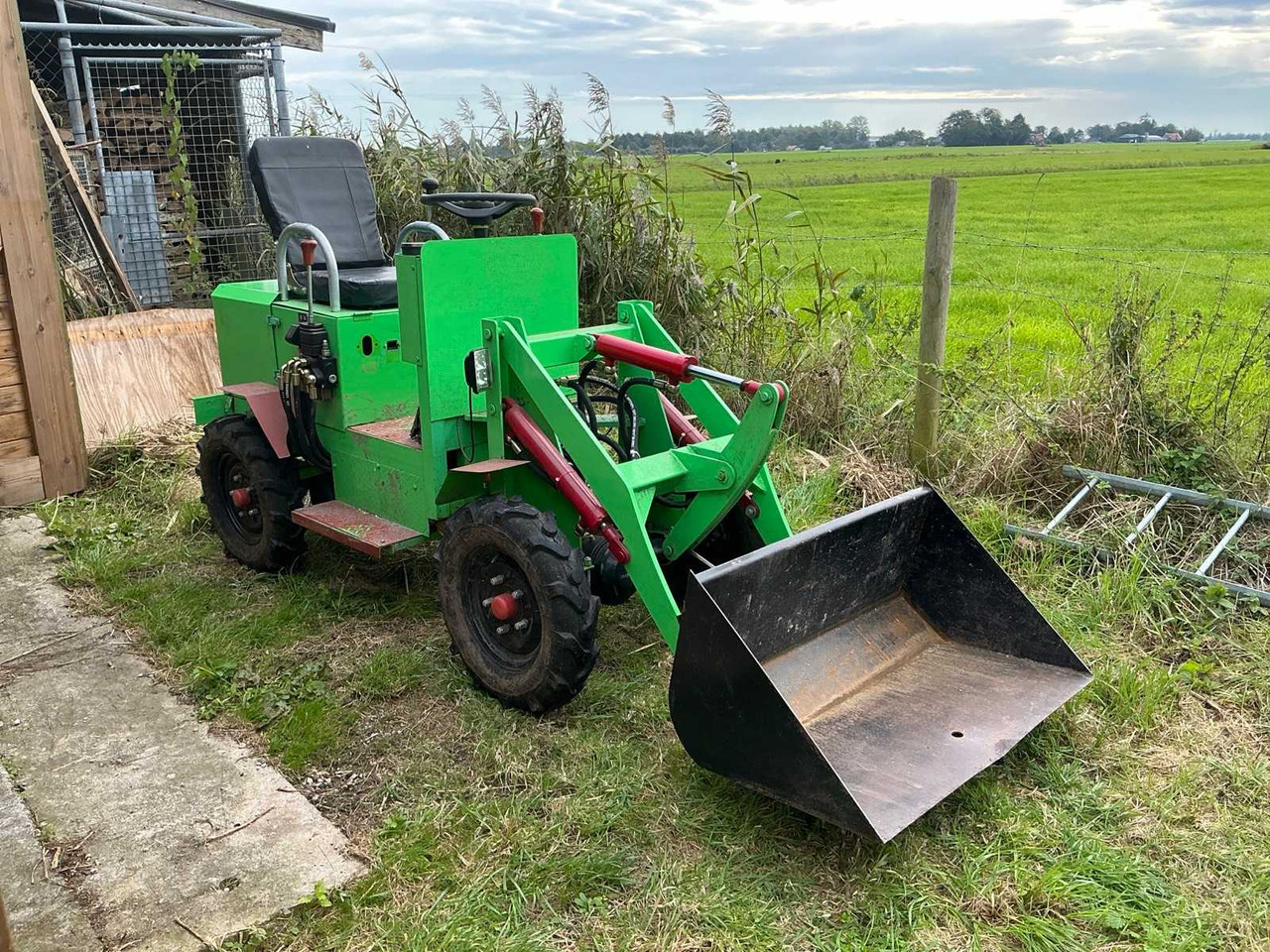 JPC ME18 SHOVEL - اللودر بعجل: صورة 3 JPC ME18 SHOVEL - اللودر بعجل: صورة 3